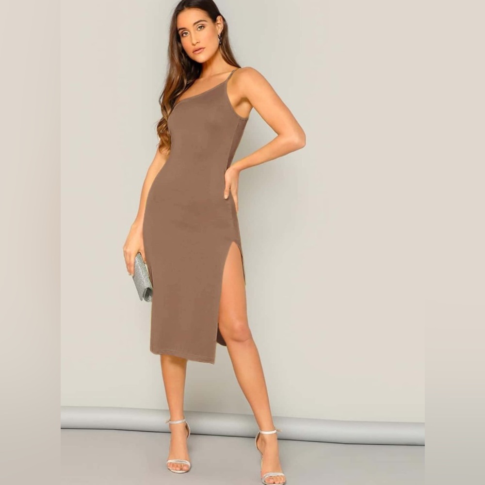 One shoulder split thigh form fitted dress